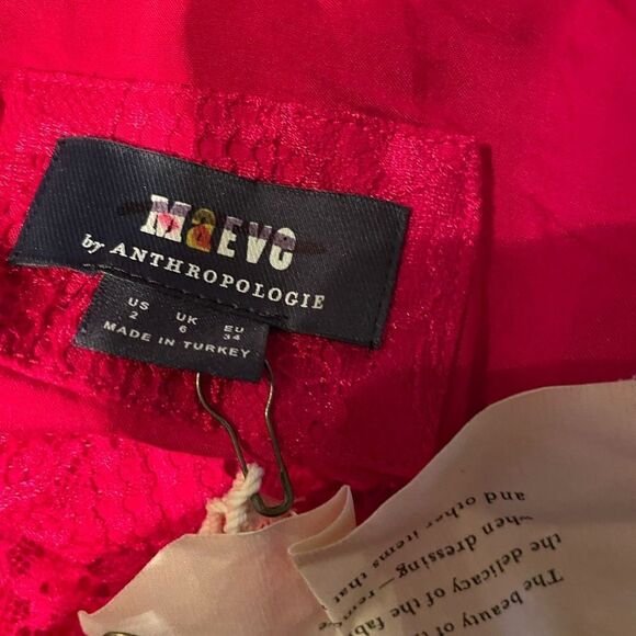 New Maeve Open Back Lace Mini Dress Red
Long Sleeve Size 2
NWT - Picture 3 of 12